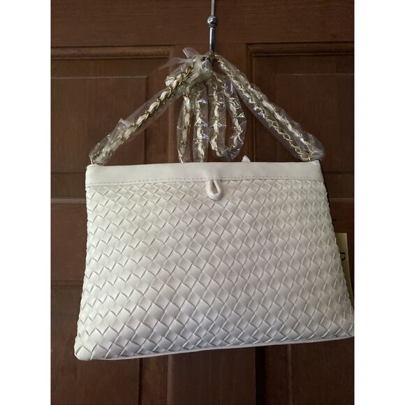 Bueno WhiteFaux Leather Bag Purse Chain Woven Shoulder Strap NWT - Picture 3 of 10